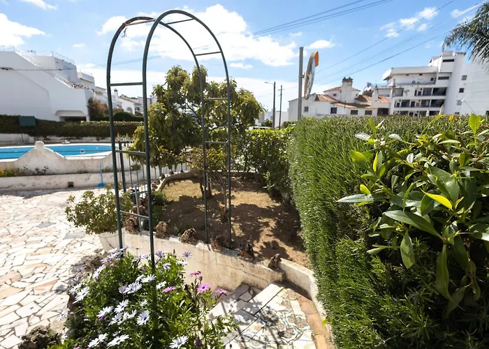 Casa Pedras By Umbral Daire